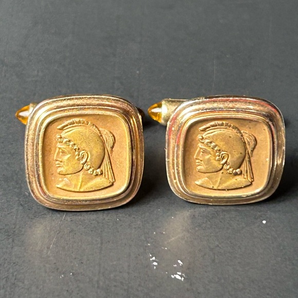 Krementz Cufflinks  Gold Tone Mid Century  Roman Greek Faces - Picture 1 of 6